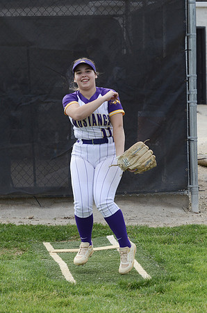 RMHS-2025-Softball_115