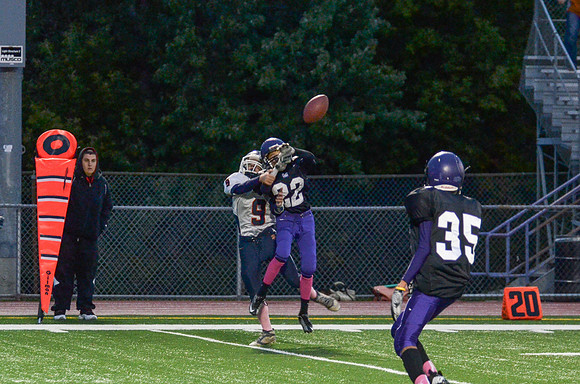 Freshman_B-FB-2013-140