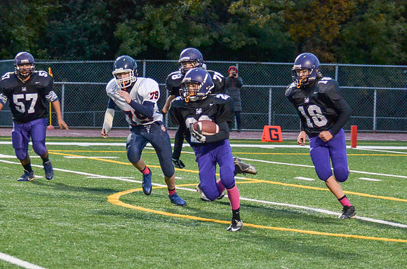 Freshman_B-FB-2013-127