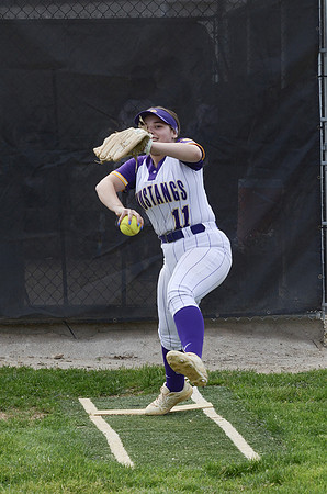 RMHS-2025-Softball_111