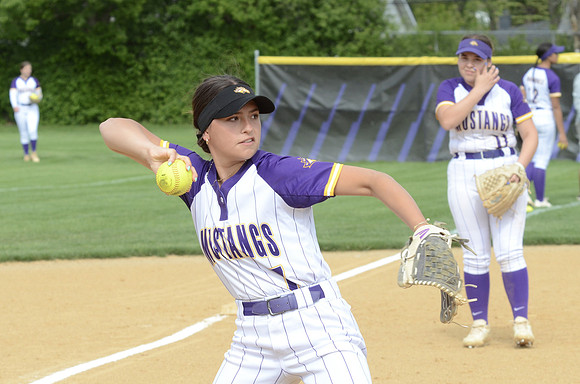 RMHS-2025-Softball_212