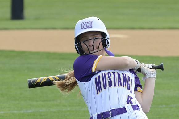 RMHS-2025-Softball_016