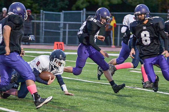 Freshman_B-FB-2013-120