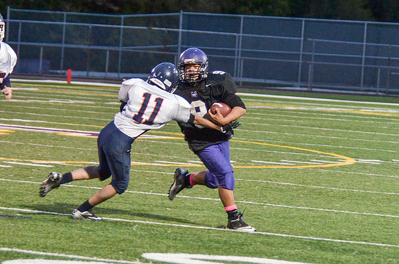Freshman_B-FB-2013-135