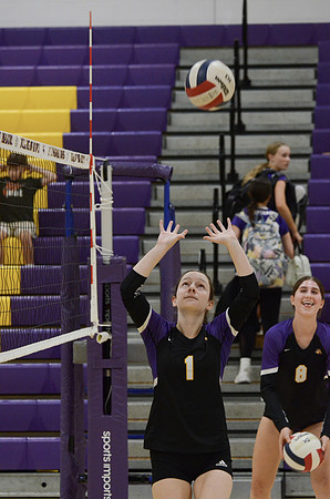 RMHS-2024-GirlsVolleyball-Varsity_0016