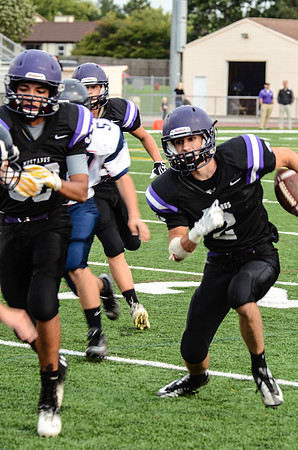 RMHS-SophomoreFB-2013-87
