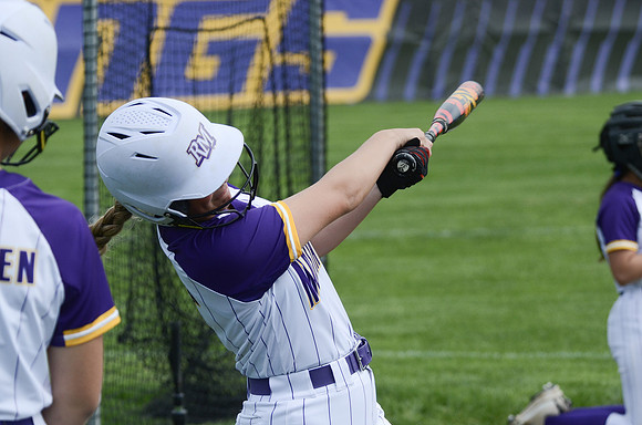 RMHS-2025-Softball_103