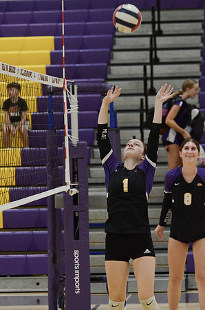 RMHS-2024-GirlsVolleyball-Varsity_0015