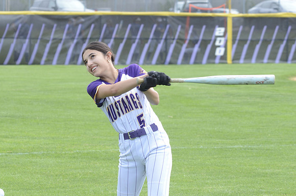 RMHS-2025-Softball_071