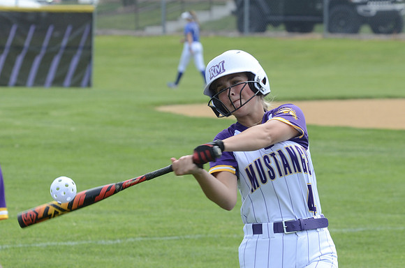 RMHS-2025-Softball_033