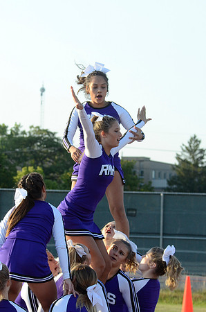 RMHS-Cheer-Poms-2017_0004