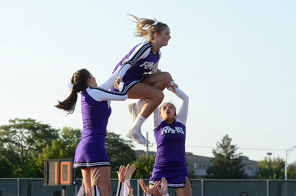 RMHS-Cheer-Poms-2017_0007