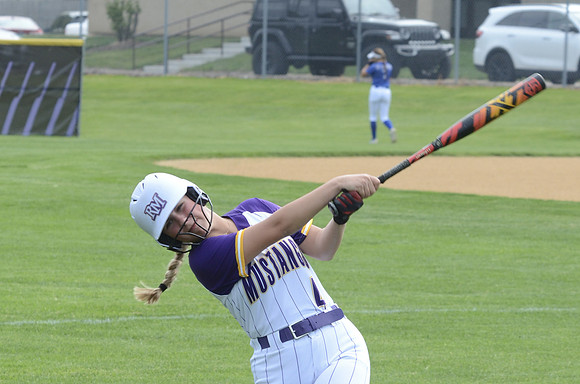 RMHS-2025-Softball_032