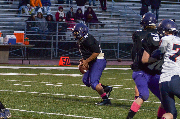 Freshman_B-FB-2013-132