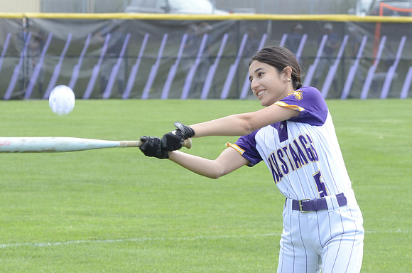 RMHS-2025-Softball_070