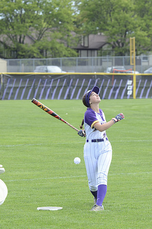 RMHS-2025-Softball_048