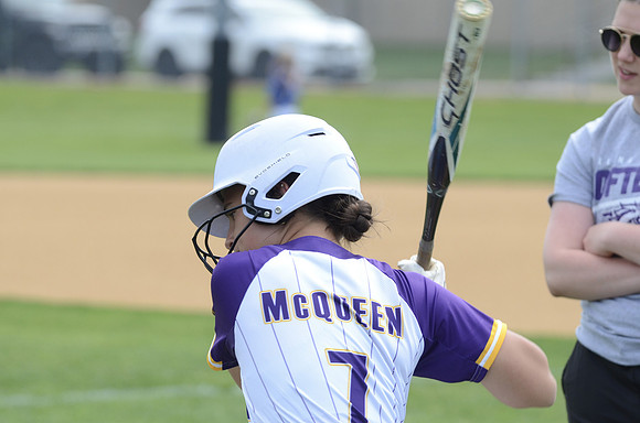RMHS-2025-Softball_098