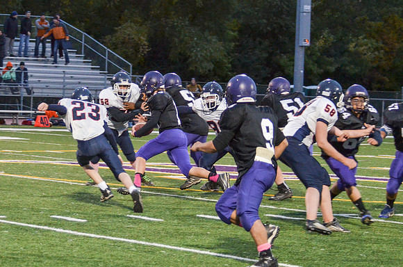 Freshman_B-FB-2013-129