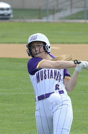 RMHS-2025-Softball_015