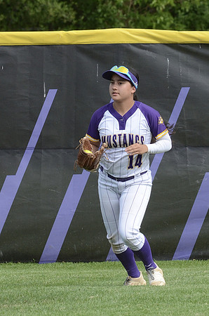 RMHS-2025-Softball_246