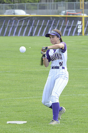 RMHS-2025-Softball_045