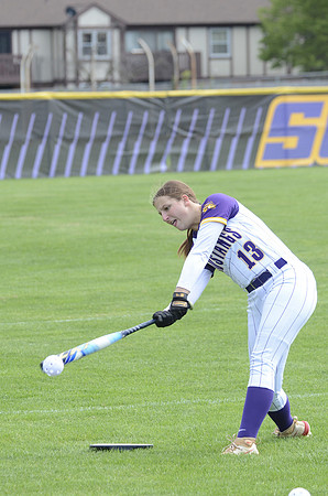 RMHS-2025-Softball_085