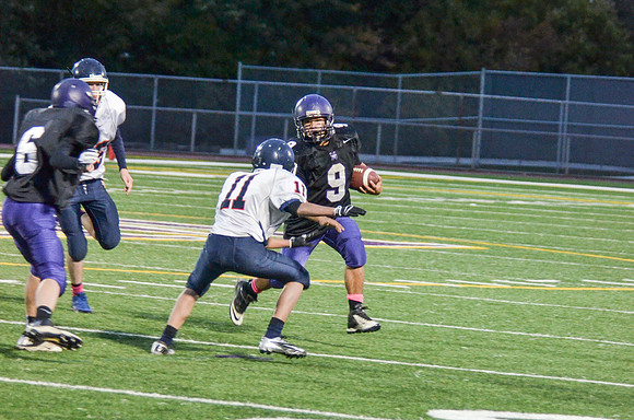 Freshman_B-FB-2013-134
