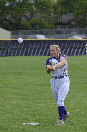 RMHS-2025-Softball_074