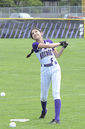RMHS-2025-Softball_072