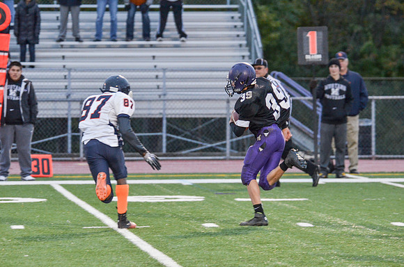 Freshman_B-FB-2013-110