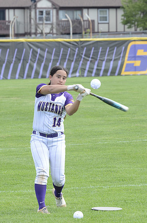 RMHS-2025-Softball_064
