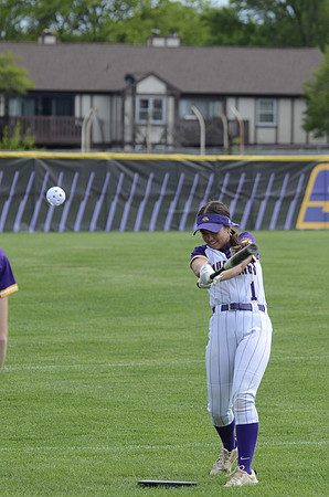 RMHS-2025-Softball_079