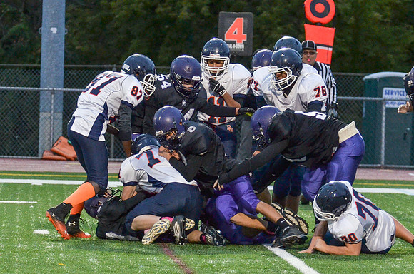 Freshman_B-FB-2013-124