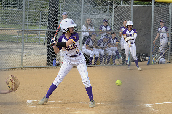 RMHS-2025-Softball_358
