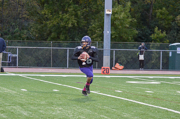 Freshman_B-FB-2013-111