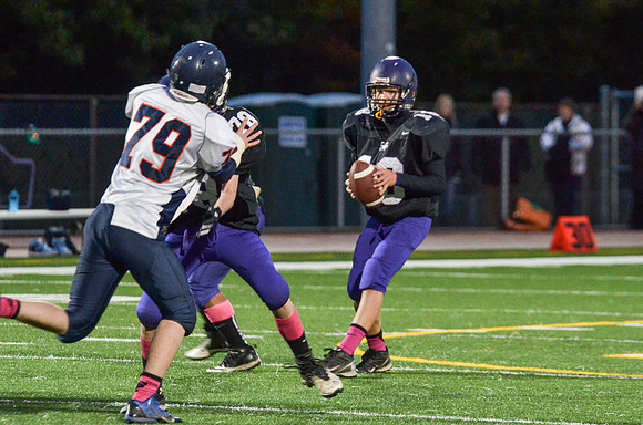 Freshman_B-FB-2013-142