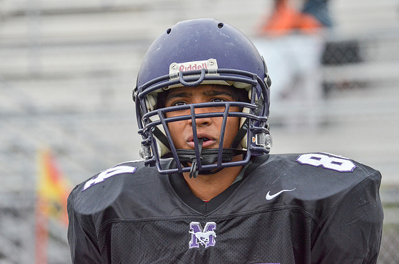 Freshman_B-FB-2013-54