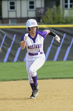 RMHS-2025-Softball_378