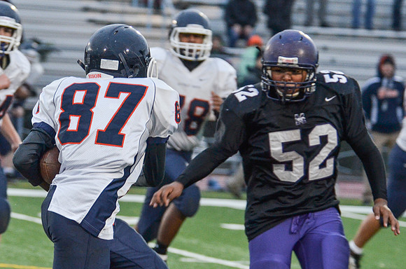 Freshman_B-FB-2013-101