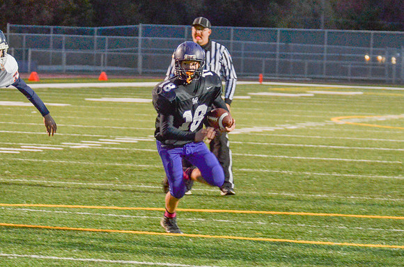 Freshman_B-FB-2013-143