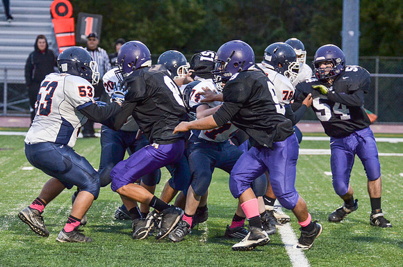 Freshman_B-FB-2013-121