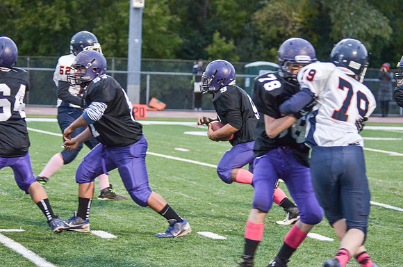 Freshman_B-FB-2013-109